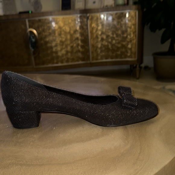 Ferragamo Vara pump in nero calf. New in box with shoe bag. Originally $880. - Picture 6 of 8